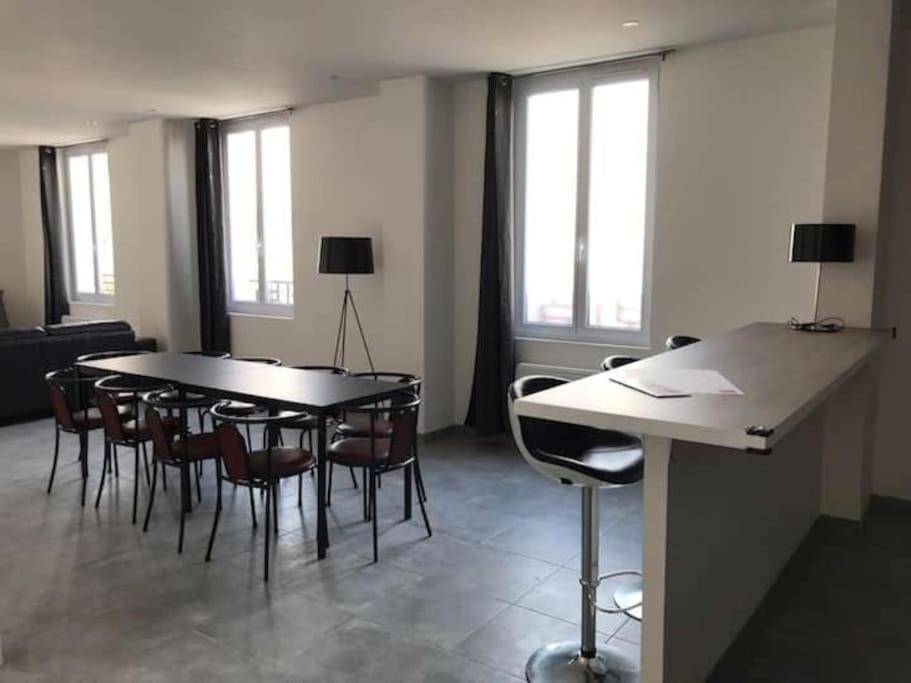 Appartement 10 Pers Face Gare Sncf Appart Hotel Le Cygne A Μπουρζ Εξωτερικό φωτογραφία